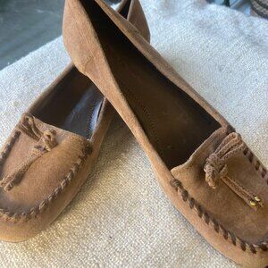 Enzo Angiolini tan genuine suede leather kitten heel loafers, size 8